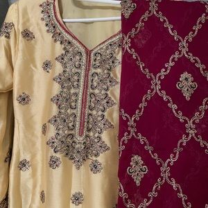 Pakistani women cloths